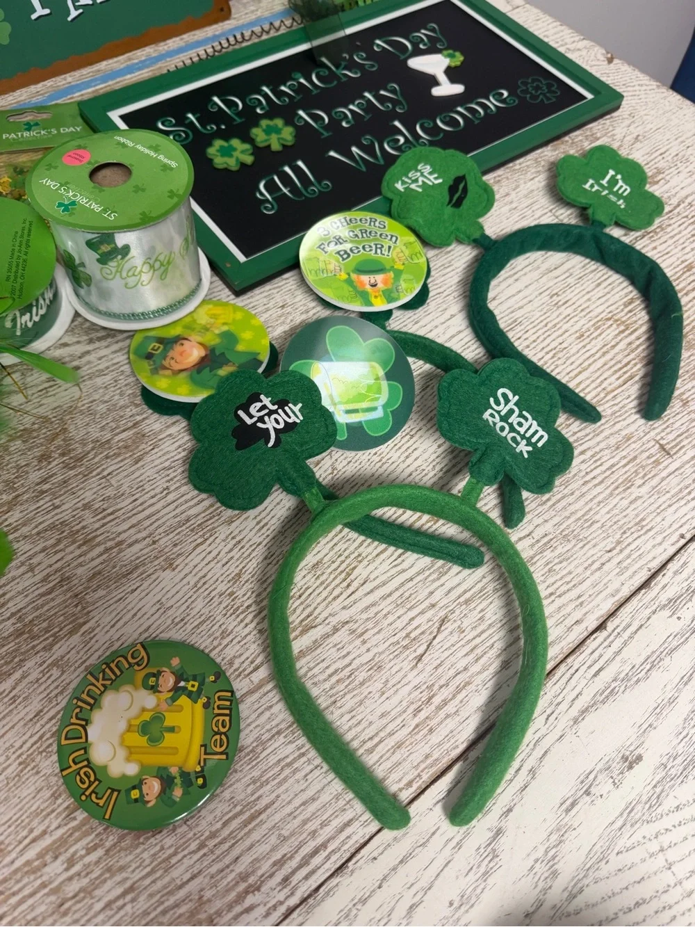 St. Patrick's Day Party Supplies Bundle - Green Headbands & Decor